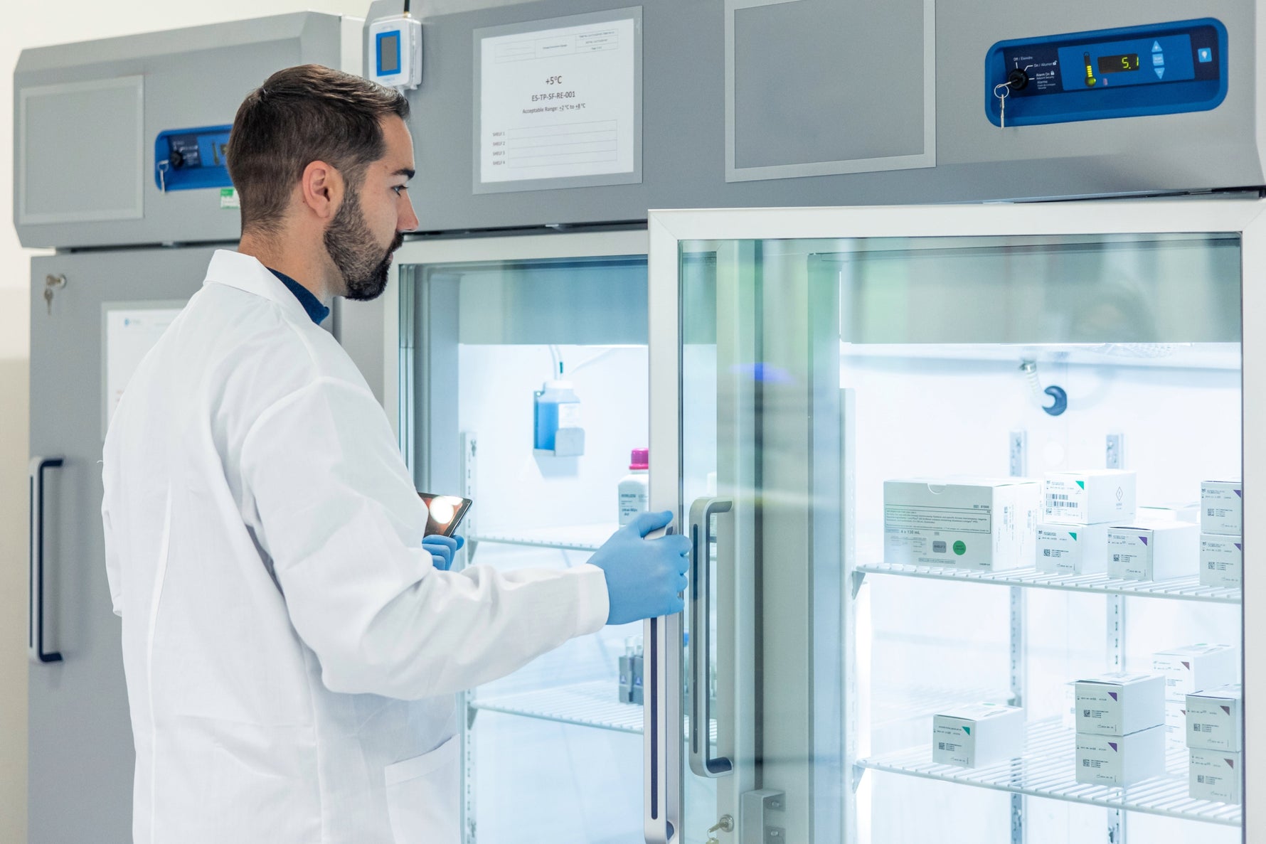 Picking the Right Temperature Monitoring Device for Your Pharmacy